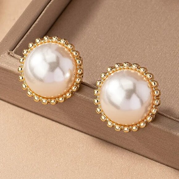 Vintage Elegant Classic Imitation Pearl Earrings - Picture 3 of 4